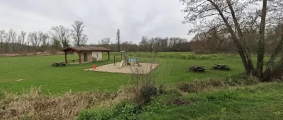Aire-de-pique-nique-d039Isle-Saint-Georges_1058532
