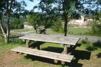 Aire-de-pique-nique-du-chateau-d039eau-8211-Saint-Leons_2259541