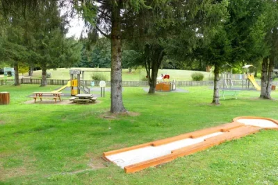 Aire-de-pique-nique-du-plan-d039eau-de-Ste-Genevieve-sur-Argence-8211-Argences-en-Aubrac_2260152-1