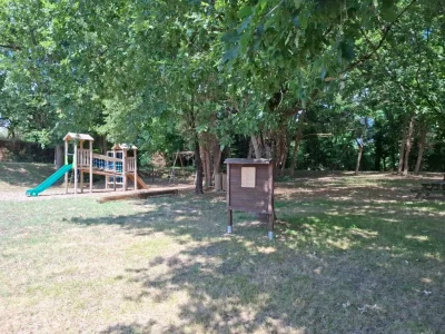 Aire-de-pique-nique-et-de-jeux-de-Noaillac-8211-Noaillac_2929284