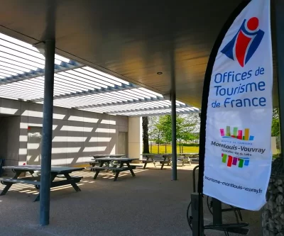 Aire-de-pique-nique-pres-de-l039Office-de-Tourisme_1005636
