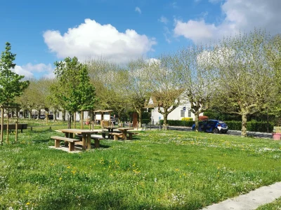 Aire-de-service-du-Canal-d039Orleans-a-Vitry-aux-Loges-8211-Vitry-aux-Loges_2743533