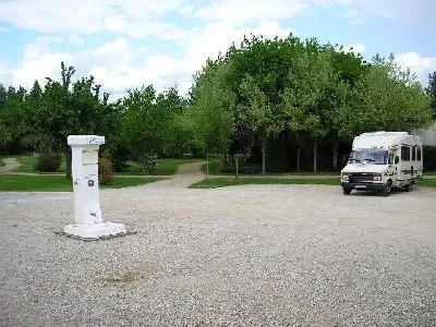 Aire-de-services-camping-car-8211-La-Mothe-Saint-Heray-8211-La-Mothe-Saint-Heray_2889014