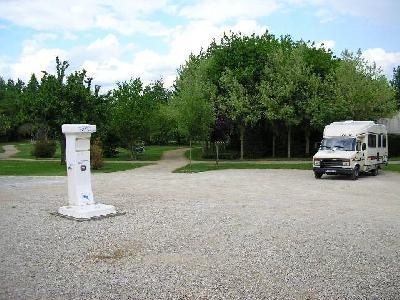 Aire-de-services-camping-car-8211-La-Mothe-Saint-Heray_33845