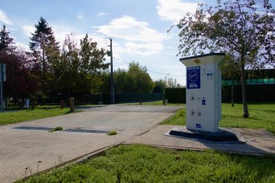 Aire-de-services-pour-camping-car-8211-Attigny_38060