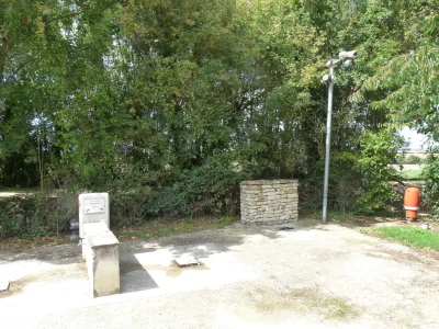 Aire-de-services-pour-camping-cars-de-Bougon-Musee-des-Tumulus-8211-Bougon_3069607