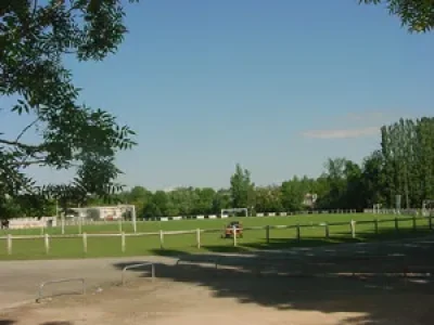Aire-de-services-pour-camping-cars-de-La-Creche-8211-La-Creche_3063825