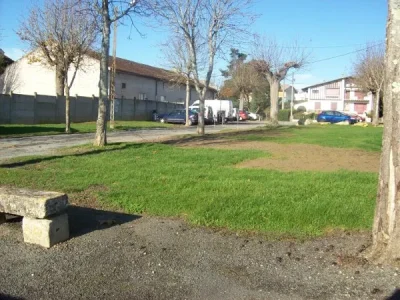 Aire-de-stationnement-de-La-Reole-8211-La-Reole_3077530