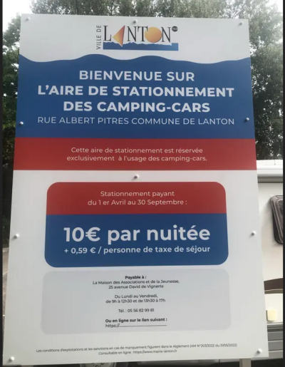 Aire-de-stationnement-de-Taussat_33290