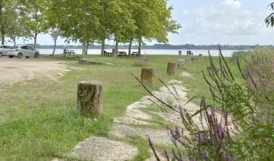 Aire-de-stationnement-du-Port-de-Beychevelle-8211-Saint-Julien-Beychevelle_3299472