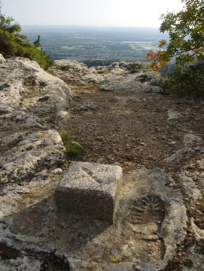 Alpilles-Lamanon-8211-Eyguieres-Le-defens-d039Eyguieres-8211-Lamanon_2656214