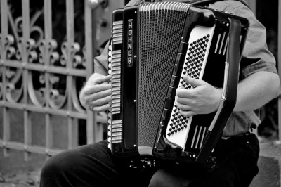 Apero-Concert-au-Cafe-du-Commerce-8211-05-09-2025-8211-Lezay_2874362