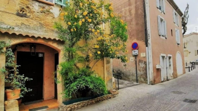 Appartement-Hyper-Centre-8211-Au-pied-du-Chateau-de-l039Emperi_172896
