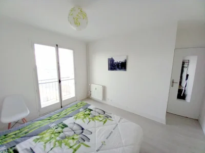 Appartement-studio-2-personnes-avec-balcon-face-gare-SNCF-Orleans-8211-Orleans_1861525
