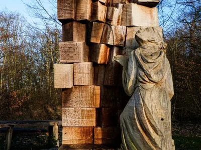 Arbre-dragon-sculpte-8211-Colmen_3514373