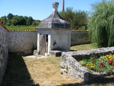 Arret-sur-Village-8211-FONTAINE-8211-Champagne-et-Fontaine_3723880