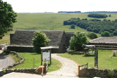 Atelier-8211-Le-Tissage-a-la-Maison-de-l039Aubrac-8211-Saint-Chely-d039Aubrac_2562934