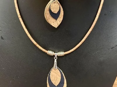 Atelier-adulte-ou-ado-Fabrication-de-bijoux-naturels-8211-Parure-en-liege-8211-22-06-2025-8211-Andlau_2681565