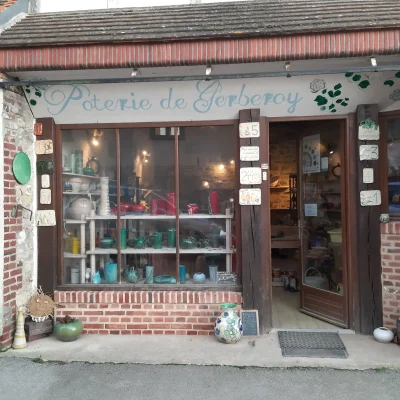 Atelier-de-Poterie-de-Stephanie-Quilan-8211-Gerberoy_407312