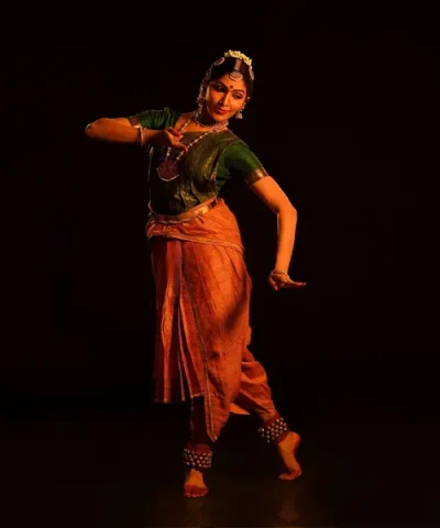 Atelier-decouverte-danse-indienne-8211-Naucelle_3405463
