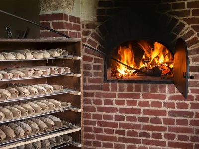 Atelier-pain-au-cidre-cuit-au-feu-de-bois-8211-Pont-l039Eveque_1510831