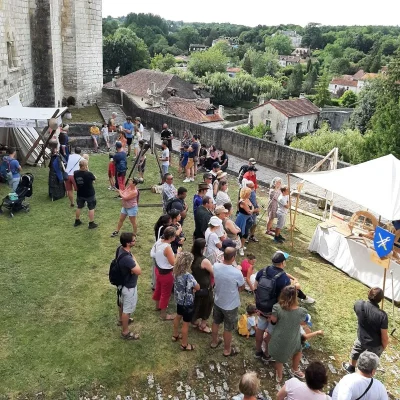 Ateliers-Blason-et-Calligraphie-8211-Chateaux-en-fete-8211-22-04-2026-8211-Bourdeilles_3481743