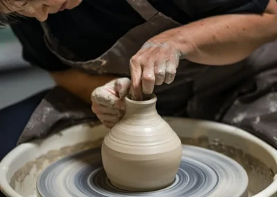 Ateliers-de-poterie-adulte-8211-23-07-2025-8211-Peyrat-le-Chateau_2680201