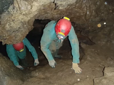 Auvezere-Aventures-8211-speleologie_1134568