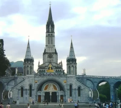 BASILIQUE-NOTRE-DAME-DU-ROSAIRE_560786