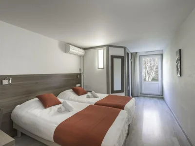 BRIT-HOTEL-PLAISANCE-8211-Narbonne_2505212