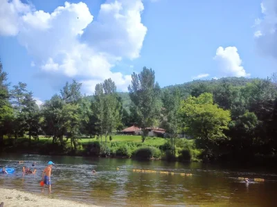 Baignade-a-Puy-l039Eveque-dans-la-riviere-Lot-8211-Puy-l039Eveque_2917840