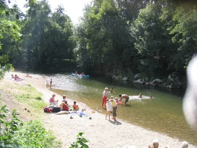 Baignade-a-Sauliac-sur-Cele-dans-la-riviere-Cele-8211-Sauliac-sur-Cele_2917834