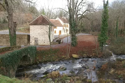 Balade-a-pied-a-Chaillac-8211-Eaux-vives-entre-Pays-d039Oc-et-Pays-d039Oil-8211-Les-gorges-de-l039Anglin-8211-Chaillac_1391375