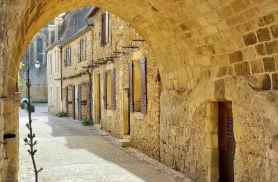 Balades-Cultures-et-Nature-Cadouin-a-lombre-de-sa-prestigieuse-abbaye-8211-26-08-2025-8211-Le-Buisson-de-Cadouin_2543706
