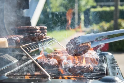Barbecue-dans-la-cours-des-Chateaux-8211-17-08-2025-8211-Saint-Medard-d039Excideuil_2148818