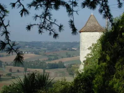 Beauville-village-promontoire-sur-la-vallee-de-la-Seoune_1027579