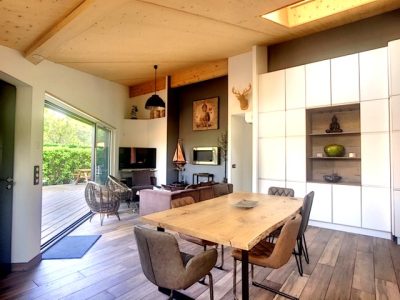 Belle-Villa-en-bois-pres-du-lac-et-ocean_104539