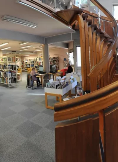 Bibliotheque-Mediatheque-Municipale-de-Bonneveine-Leon-G.-Gros_664671