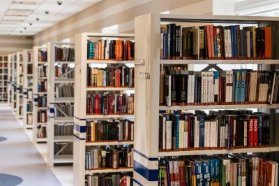 Bibliotheque-municipale-Joseph-Roumanille_723105