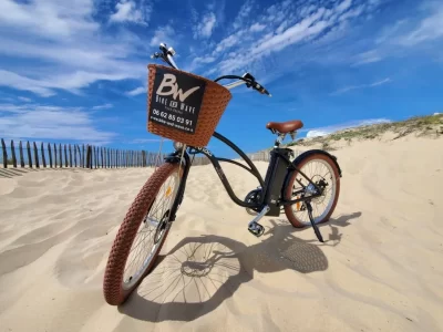 Bike-and-wave_1105009