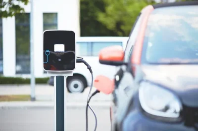 Borne-de-charge-electrique-pour-vehicule-Cinema-le-Grand-Club-8211-Gien_2311046