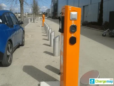 Borne-de-recharge-electrique-a-Tavers-8211-Tavers_2521968