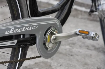 Borne-recharge-velos-electriques-8211-Fromelennes_3438445