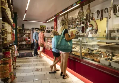 Boucherie-8211-Traiteur-8211-Charcuterie-Grialou-Loubriat-8211-Mur-de-Barrez_2259429