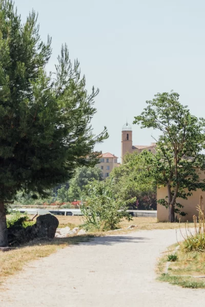 Bouches-du-Rhone-en-Paysages-8211-Istres-les-jardins-de-l039Etang_714931