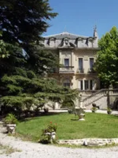 Bouches-du-Rhone-en-Paysages-8211-Salon-de-Provence-sur-les-pas-des-savonniers-8211-Salon-de-Provence_2697055