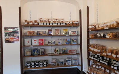 Boutique-amp-restauration-Krakadak-par-le-Musee-du-Gateau-Basque-de-Sare-8211-Ainhoa_3219892