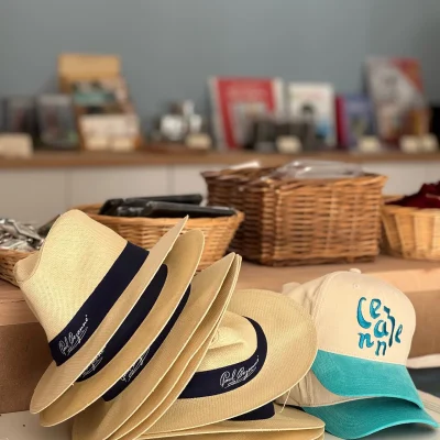 Boutique-de-l039Atelier-des-Lauves-8211-Aix-en-Provence_2927364
