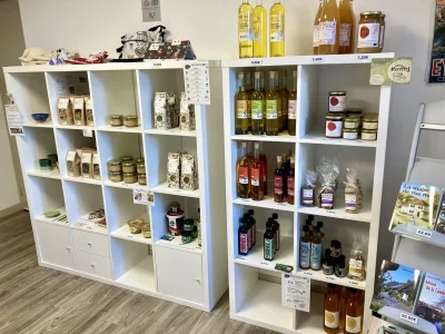 Boutique-de-l039Office-de-Tourisme-des-Portes-de-Vassiviere-8211-Eymoutiers_1832650-1