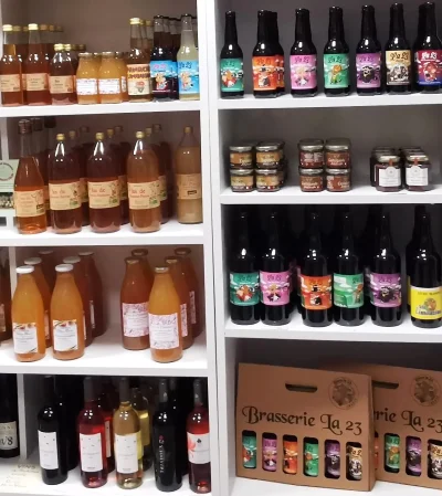 Boutique-de-produits-regionaux-de-l039ile-de-Vassiviere-8211-Beaumont-du-Lac_2091771-1